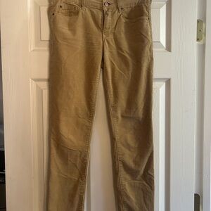 Women's Skinny Jeans in Tan